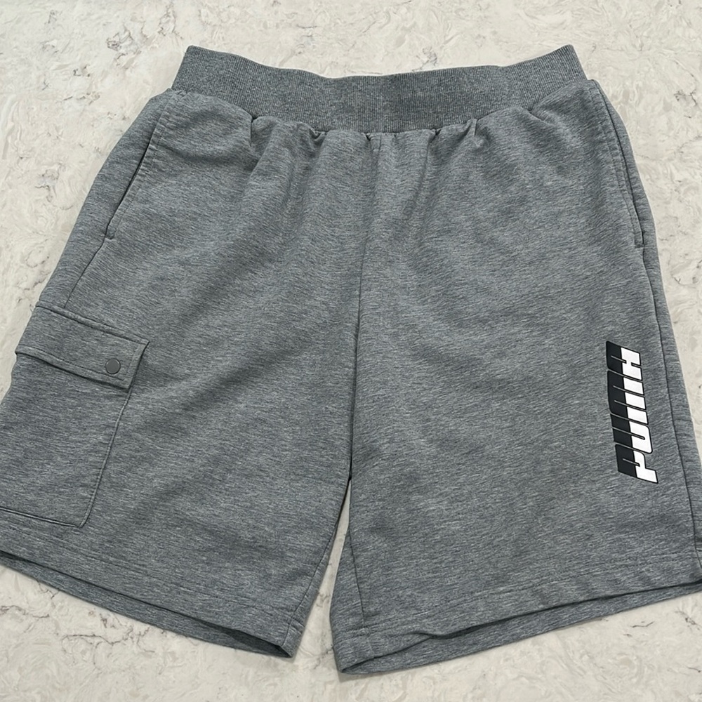 Puma cotton shorts with cargo pocket. Men’s Large